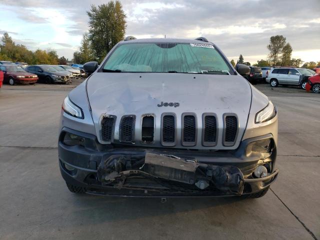1C4PJMBXXJD549650 - 2018 JEEP CHEROKEE TRAILHAWK GRAY photo 5