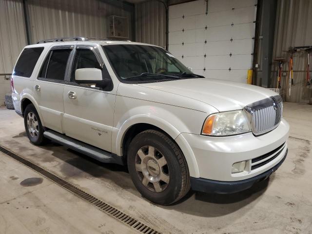 5LMFU28505LJ00446 - 2005 LINCOLN NAVIGATOR თეთრი ფოტო 4