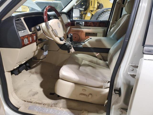 5LMFU28505LJ00446 - 2005 LINCOLN NAVIGATOR თეთრი ფოტო 7