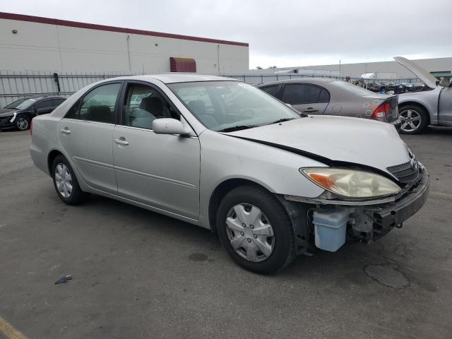 4T1BE32K42U088570 - 2002 TOYOTA CAMRY LE SILVER photo 4