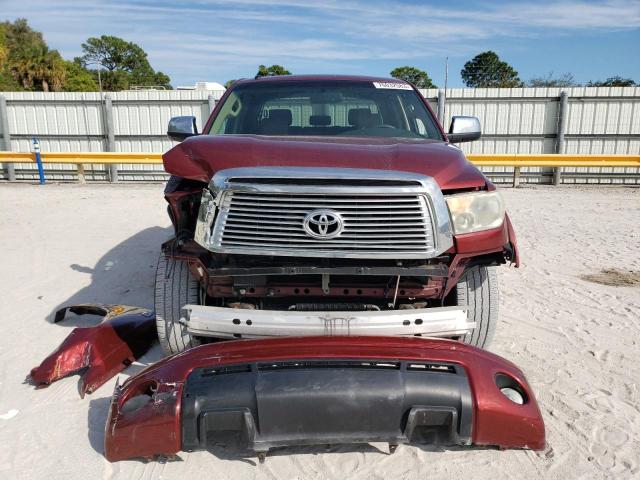 5TFFY5F11AX080742 - 2010 TOYOTA TUNDRA CREWMAX LIMITED RED photo 5