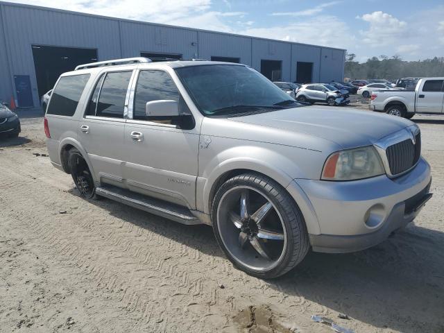 5LMFU27R33LJ01592 - 2003 LINCOLN NAVIGATOR SILVER photo 4