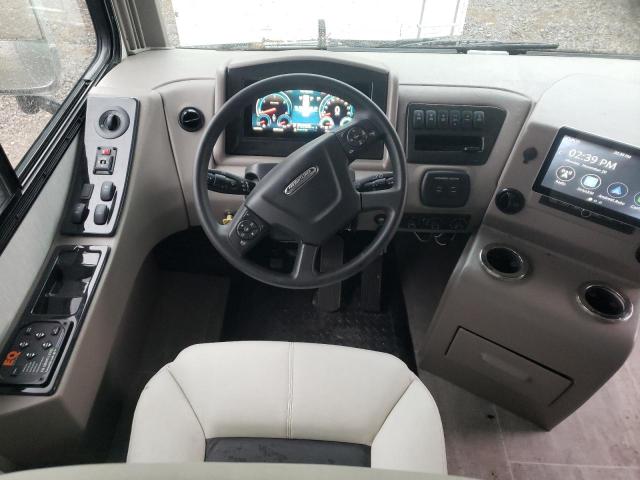 4UZAB2FCXPCUR0785 - 2023 FREIGHTLINER CHASSIS XC ნაცრისფერი ფოტო 9