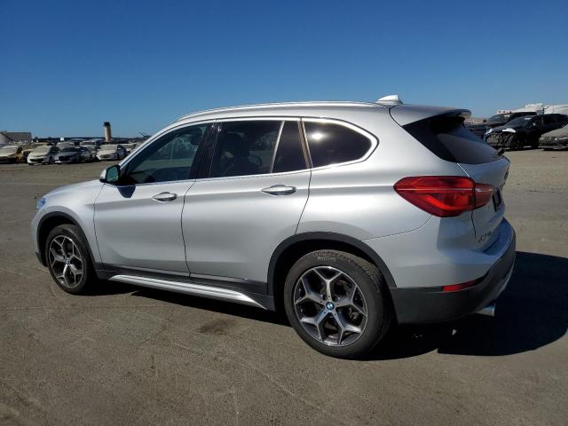 WBXHU7C32J5L07263 - 2018 BMW X1 SDRIVE28I SILVER photo 2