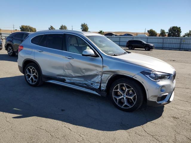 WBXHU7C32J5L07263 - 2018 BMW X1 SDRIVE28I SILVER photo 4