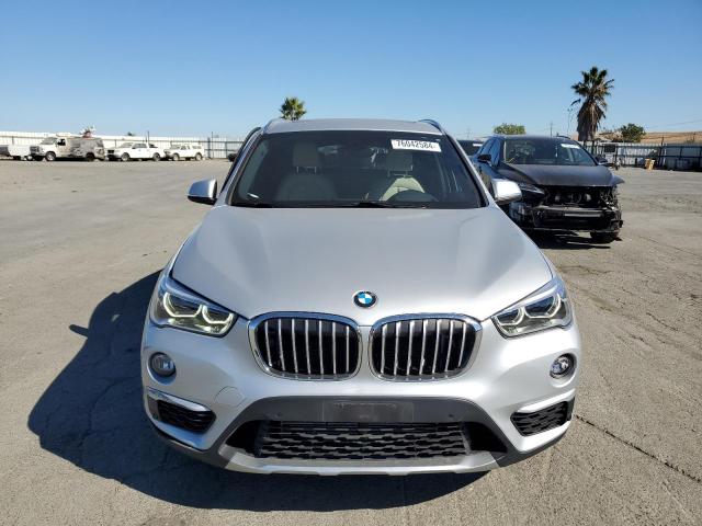 WBXHU7C32J5L07263 - 2018 BMW X1 SDRIVE28I SILVER photo 5