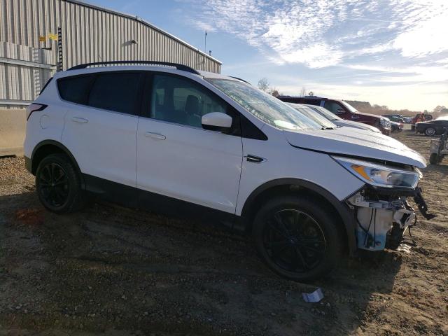 1FMCU9GD4JUB45336 - 2018 FORD ESCAPE SE WHITE photo 4