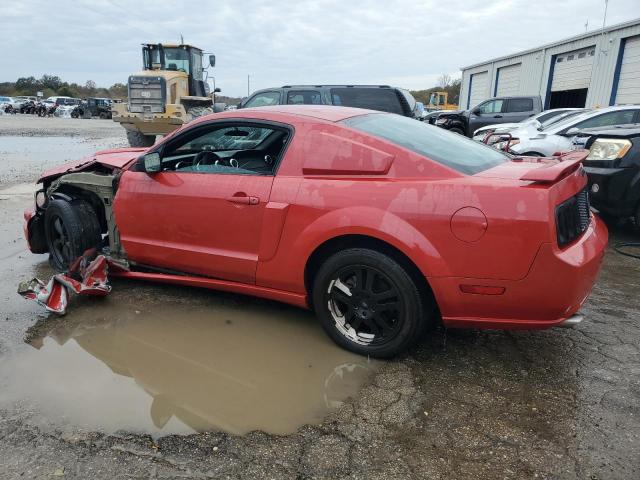 1ZVFT82H855132126 - 2005 FORD MUSTANG GT RED photo 2