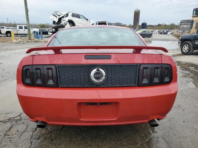 1ZVFT82H855132126 - 2005 FORD MUSTANG GT RED photo 6