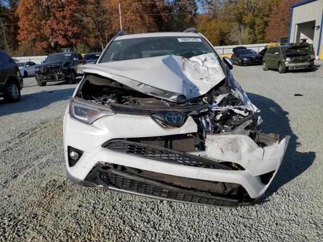 2T3NFREV2JW468922 - 2018 TOYOTA RAV4 SE WHITE photo 5