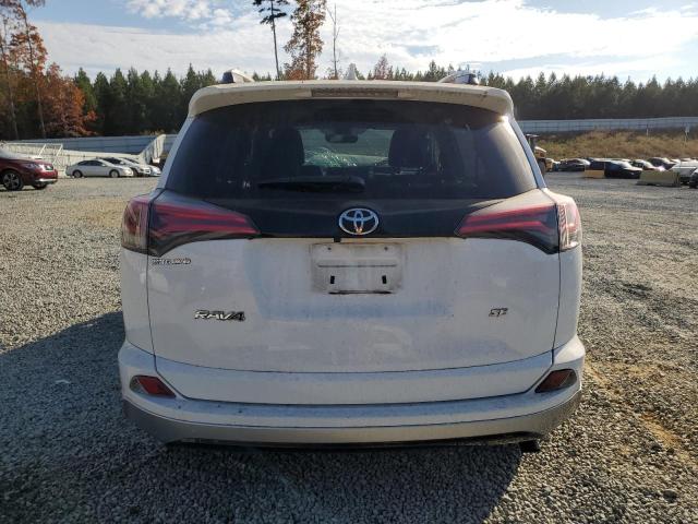 2T3NFREV2JW468922 - 2018 TOYOTA RAV4 SE WHITE photo 6