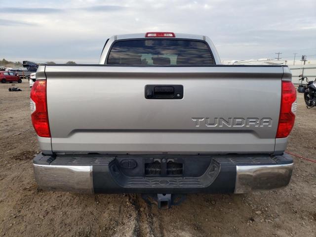 5TFDY5F13FX476881 - 2015 TOYOTA TUNDRA CREWMAX SR5 SILVER photo 6