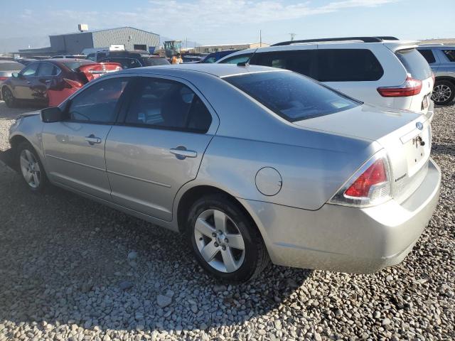 3FAHP07Z07R189848 - 2007 FORD FUSION SE SILVER photo 2