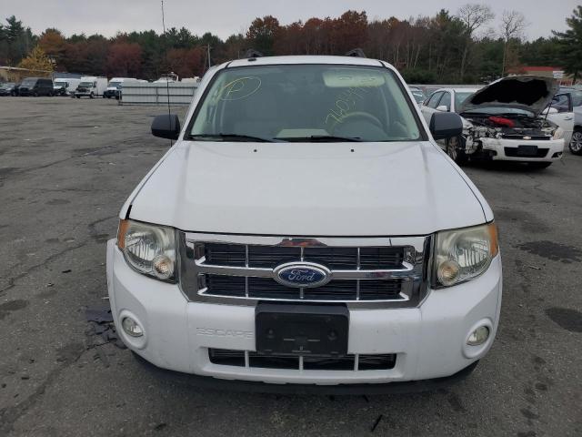 1FMCU9D79BKB26390 - 2011 FORD ESCAPE XLT WHITE photo 5