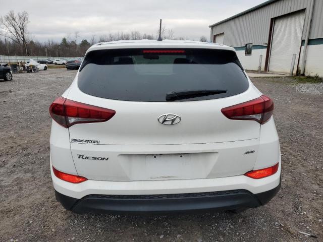 KM8J2CA42JU765556 - 2018 HYUNDAI TUCSON SE WHITE photo 6