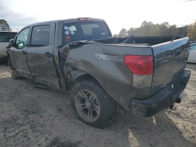 5TFDV54138X041499 - 2008 TOYOTA TUNDRA CREWMAX BROWN photo 2