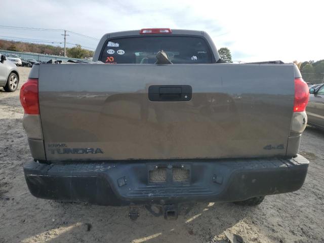 5TFDV54138X041499 - 2008 TOYOTA TUNDRA CREWMAX BROWN photo 6