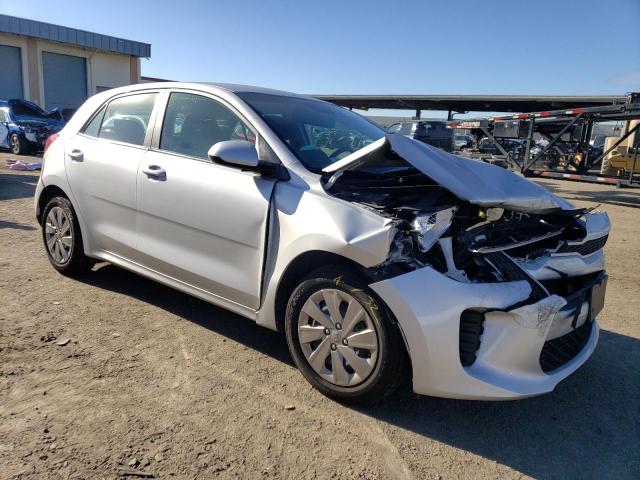 3KPA25AD9LE318577 - 2020 KIA RIO LX SILVER photo 4