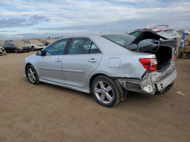 4T1BF1FK0EU453584 - 2014 TOYOTA CAMRY L SILVER photo 2