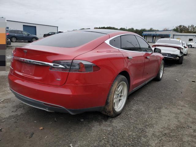 5YJSA1H18FFP70451 - 2015 TESLA MODEL S 85 RED photo 3