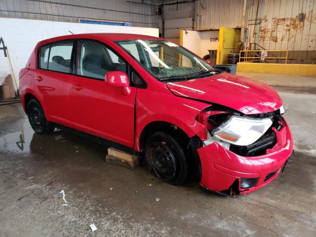 3N1BC13E29L499951 - 2009 NISSAN VERSA S RED photo 4