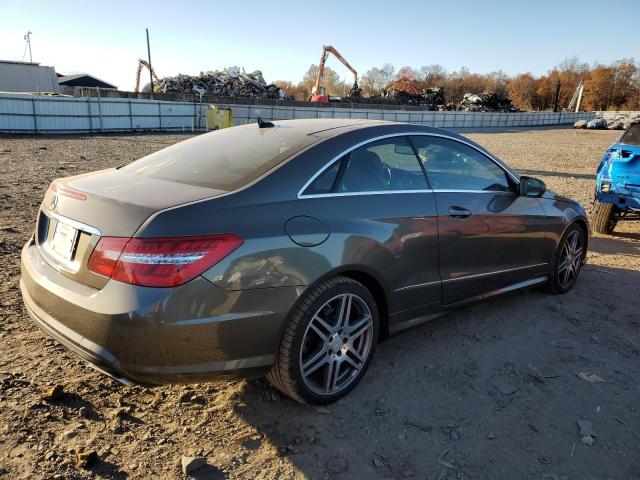 WDDKJ7CB1AF005224 - 2010 MERCEDES-BENZ E 550 GRAY photo 3