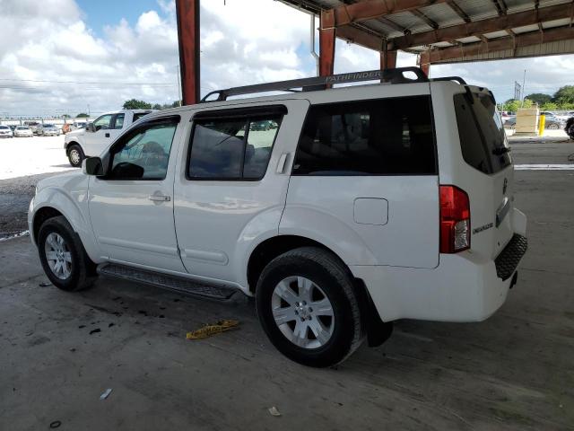 5N1AR18W35C724243 - 2005 NISSAN PATHFINDER LE WHITE photo 2