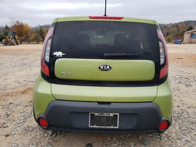 KNDJN2A22G7852918 - 2016 KIA SOUL GREEN photo 6