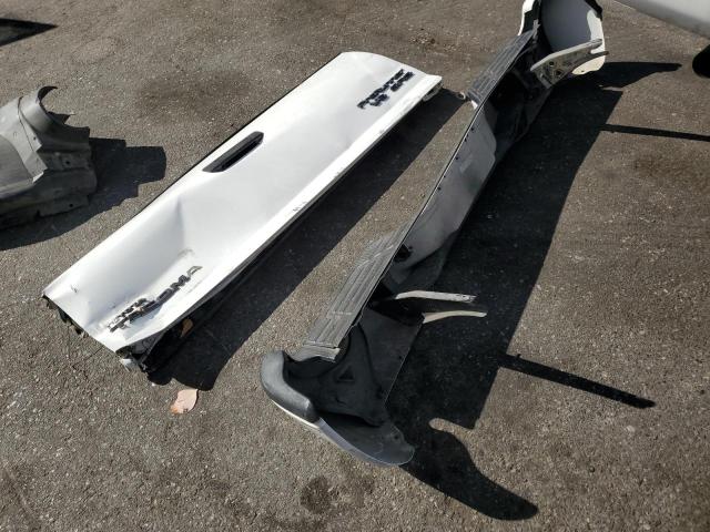 5TEJU62N36Z182399 - 2006 TOYOTA TACOMA DOUBLE CAB PRERUNNER WHITE photo 12