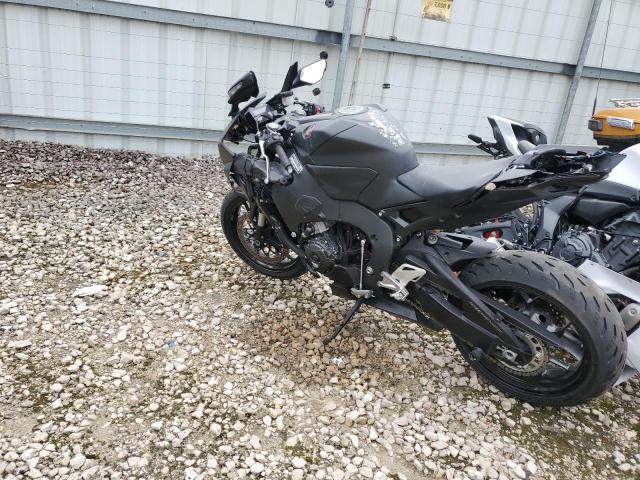 JH2SC7700HK000456 - 2017 HONDA CBR1000 RR BLACK photo 3