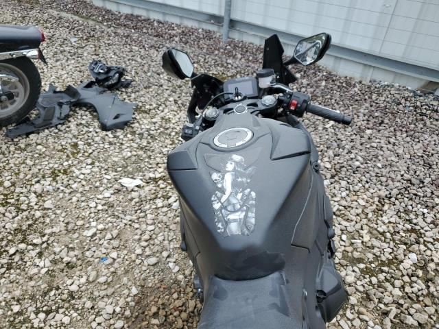 JH2SC7700HK000456 - 2017 HONDA CBR1000 RR BLACK photo 5