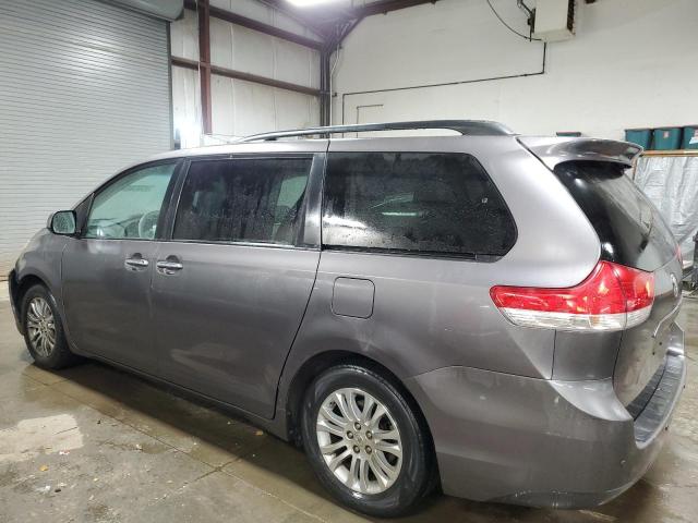 5TDYK3DC3BS004434 - 2011 TOYOTA SIENNA XLE GRAY photo 2