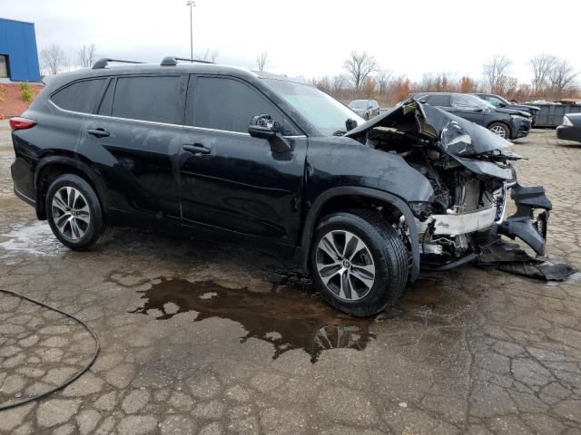 5TDGZRBH3NS182339 - 2022 TOYOTA HIGHLANDER XLE BLACK photo 4