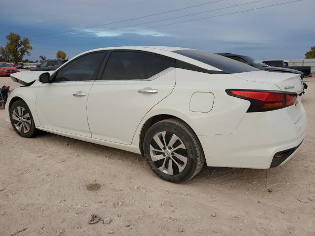 1N4BL4BV6MN390844 - 2021 NISSAN ALTIMA S WHITE photo 2