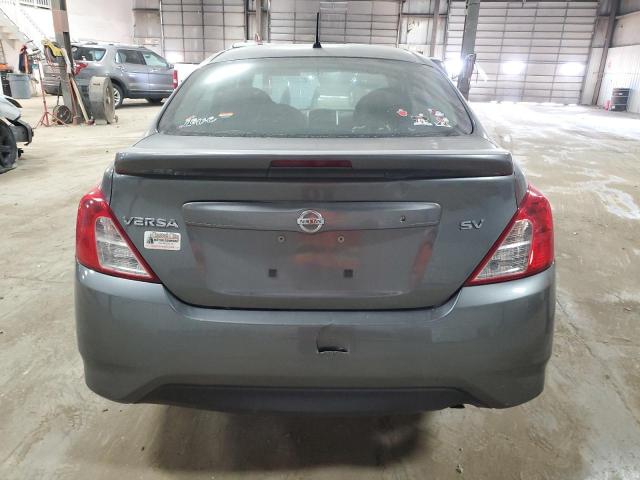 3N1CN7AP2JL820140 - 2018 NISSAN VERSA 4D S GRAY photo 6