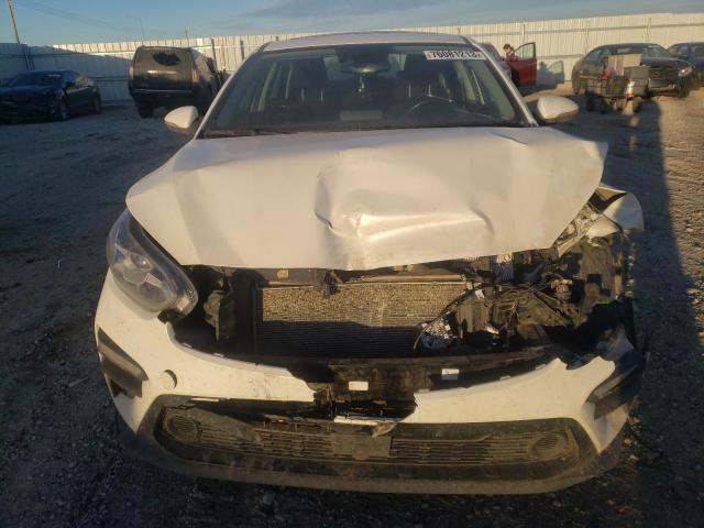 3KPF54AD5LE203191 - 2020 KIA FORTE EX WHITE photo 5