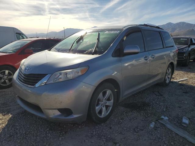 5TDKK3DC4DS293705 - 2013 TOYOTA SIENNA LE SILVER photo 1