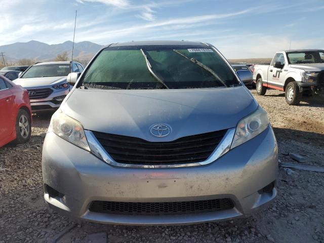 5TDKK3DC4DS293705 - 2013 TOYOTA SIENNA LE SILVER photo 5