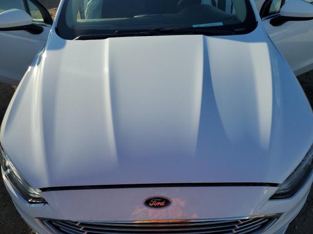 3FA6P0LU9JR209152 - 2018 FORD FUSION SE HYBRID WHITE photo 11