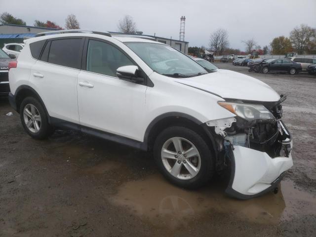 2T3RFREV8DW120127 - 2013 TOYOTA RAV4 XLE WHITE photo 4