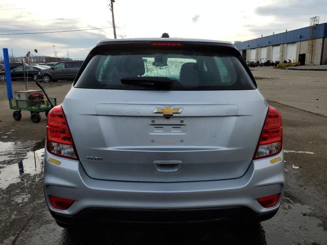 KL7CJKSB7JB721486 - 2018 CHEVROLET TRAX LS SILVER photo 6