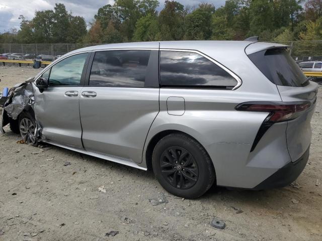 5TDKRKEC3PS158479 - 2023 TOYOTA SIENNA LE SILVER photo 2