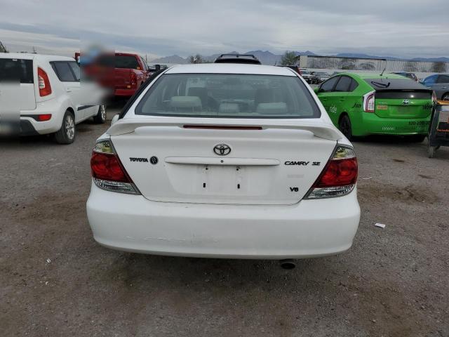 JTDBA30KX60027238 - 2006 TOYOTA CAMRY SE WHITE photo 6