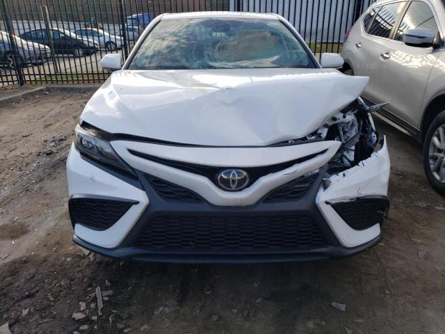 4T1G11AK5PU739784 - 2023 TOYOTA CAMRY SE NIGHT SHADE WHITE photo 11