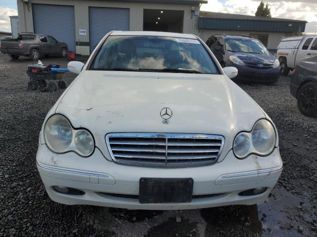 WDBRF81J04F526447 - 2004 MERCEDES-BENZ C 240 4MATIC WHITE photo 5