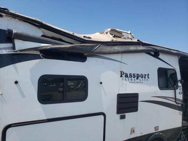 4YDT24026JD415315 - 2018 KEYSTONE PASSPORT WHITE photo 9