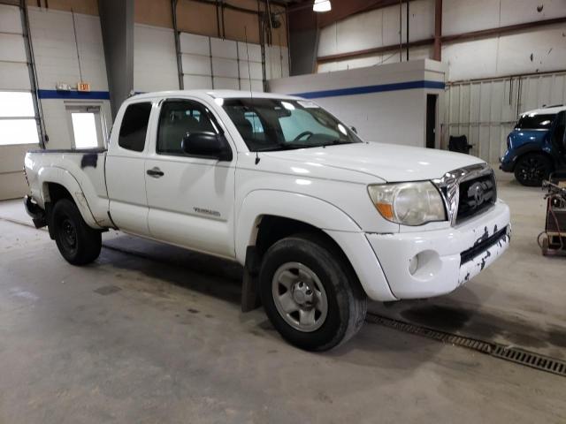5TETU4GN5AZ714945 - 2010 TOYOTA TACOMA PRERUNNER ACCESS CAB WHITE photo 4