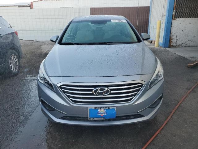 5NPE24AF9GH315967 - 2016 HYUNDAI SONATA SE SILVER photo 5