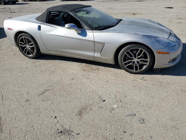 1G1YY36W085122891 - 2008 CHEVROLET CORVETTE SILVER photo 4