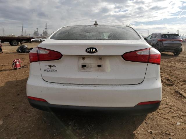 KNAFK4A66G5585711 - 2016 KIA FORTE LX WHITE photo 6